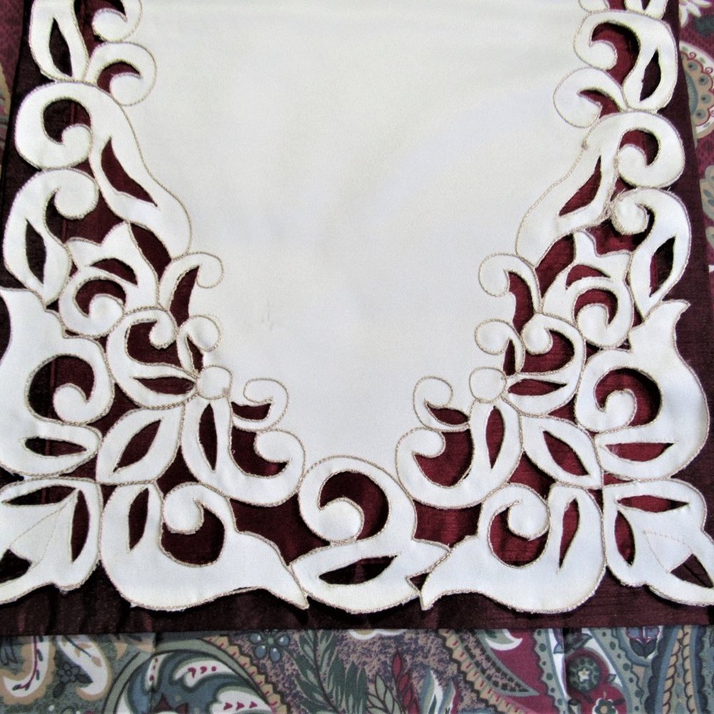 TABLE  2-PIECE RUNNER - Picture 9 of 10